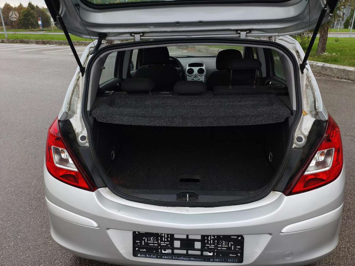 Opel Corsa, 1.2 l., Хэтчбек