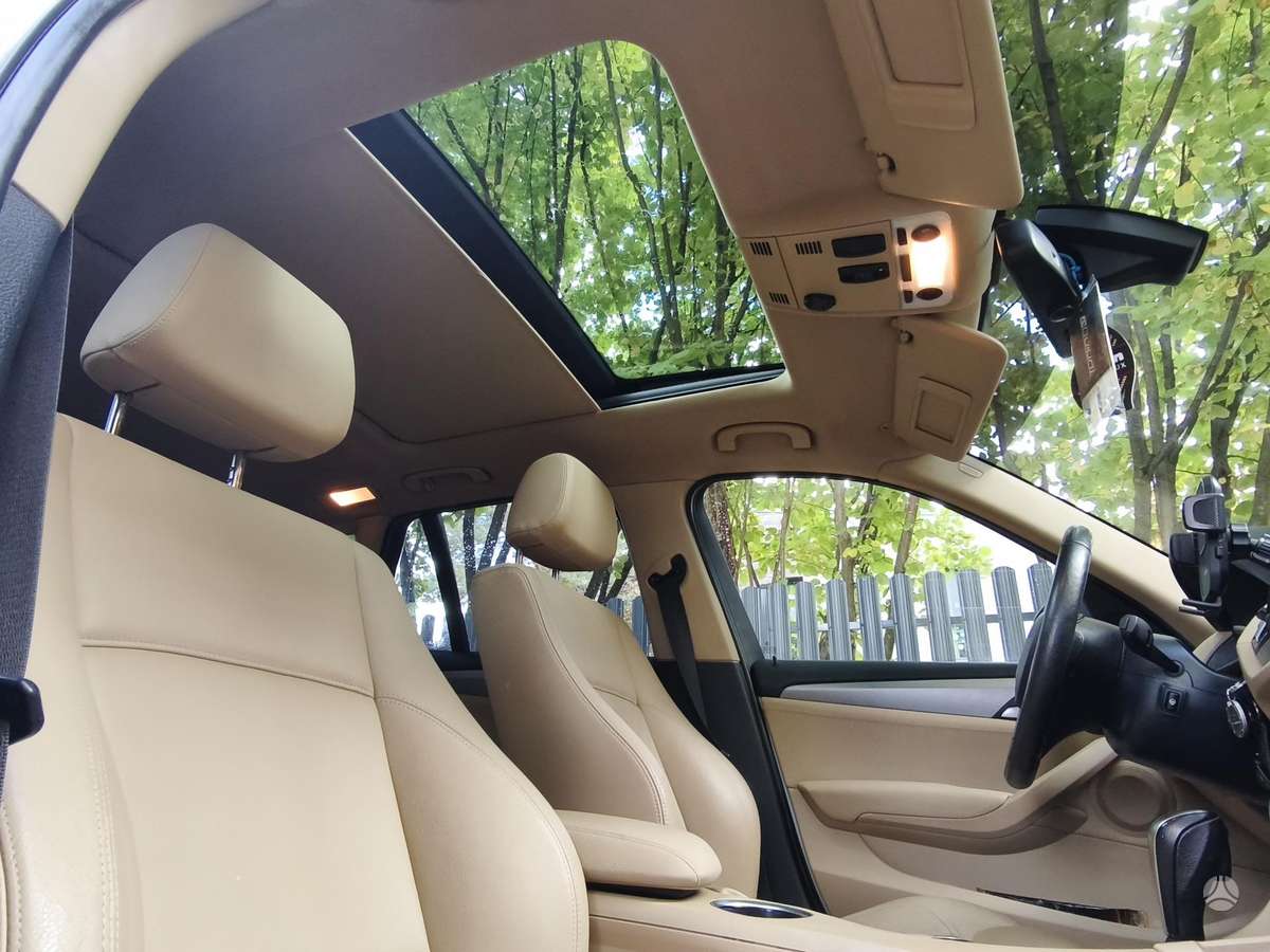 BMW X1, 3.0 l., Хэтчбек