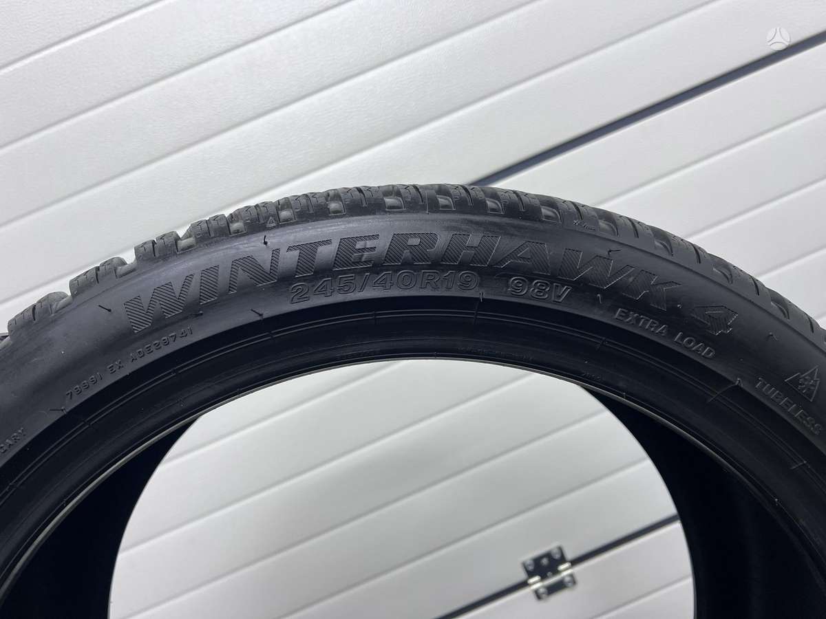 Firestone Winterhawk 4, universalios 245/40 R19