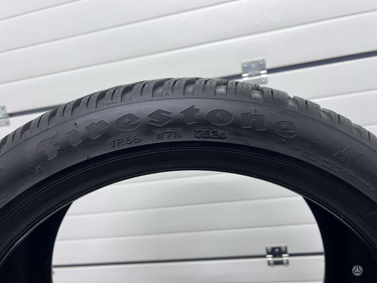 Firestone Winterhawk 4, universalios 245/40 R19
