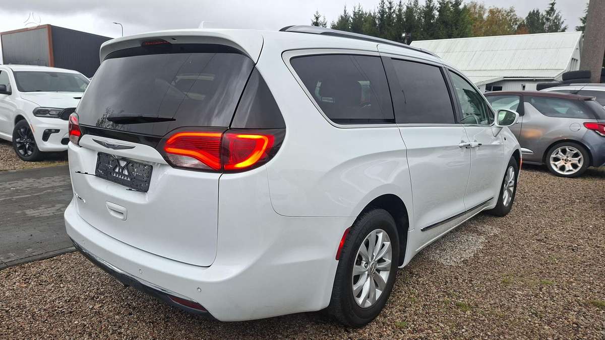 Chrysler Pacifica, 3.6 l., Минивэн