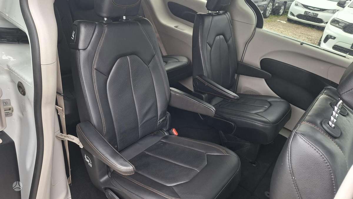 Chrysler Pacifica, 3.6 l., Минивэн