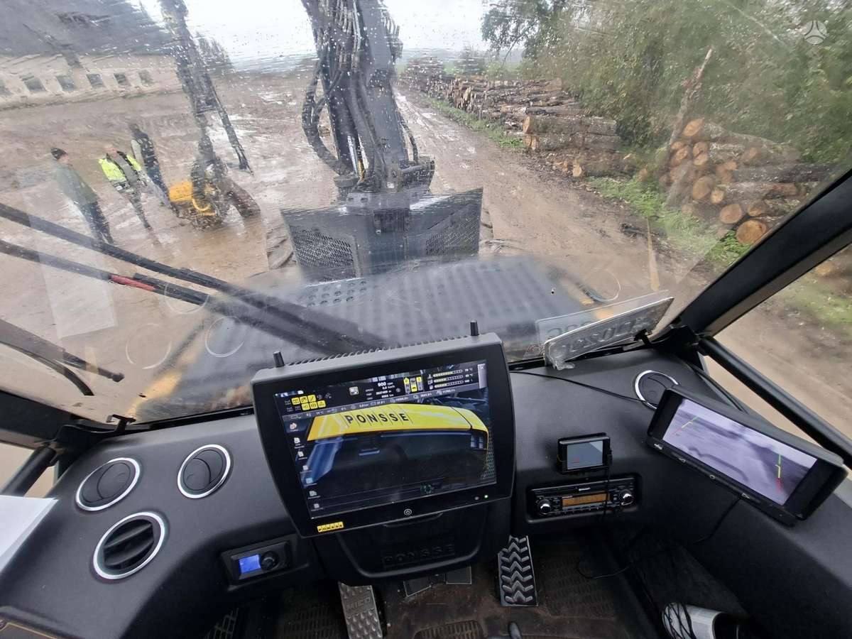 Ponsse Ergo 8W, harvesters