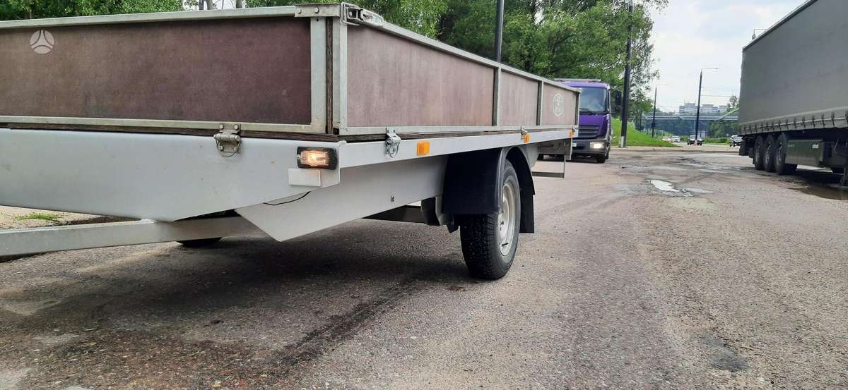 Baltic trailer B2K-4000, bortu