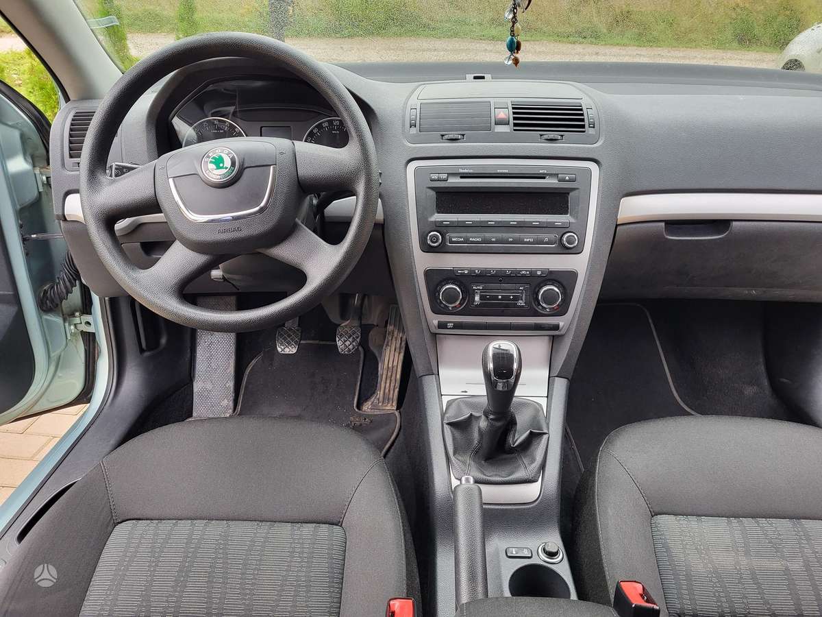 Skoda Octavia, 1.6 l., hatchback