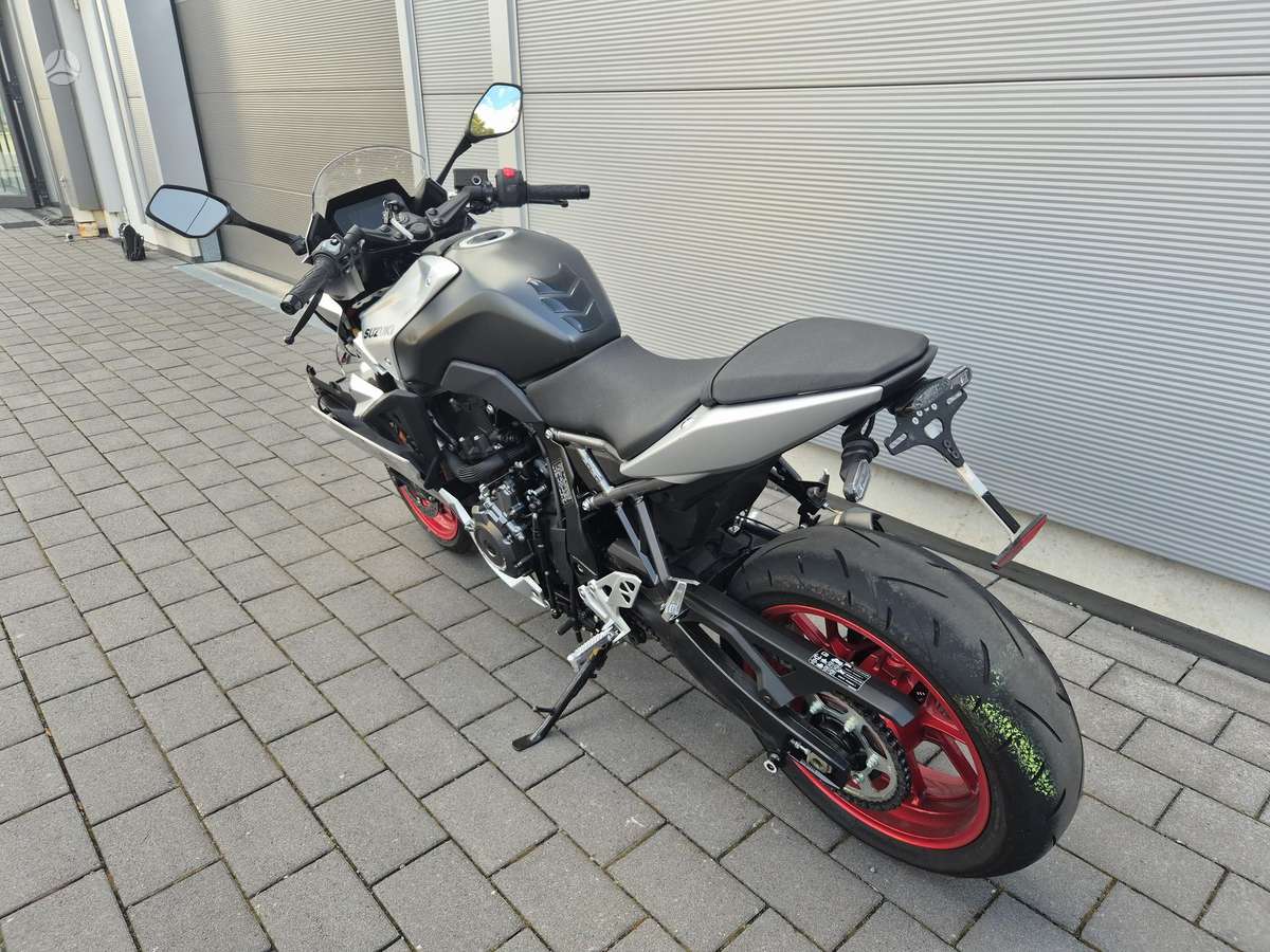 Suzuki GSX-R 776cc, superbikes