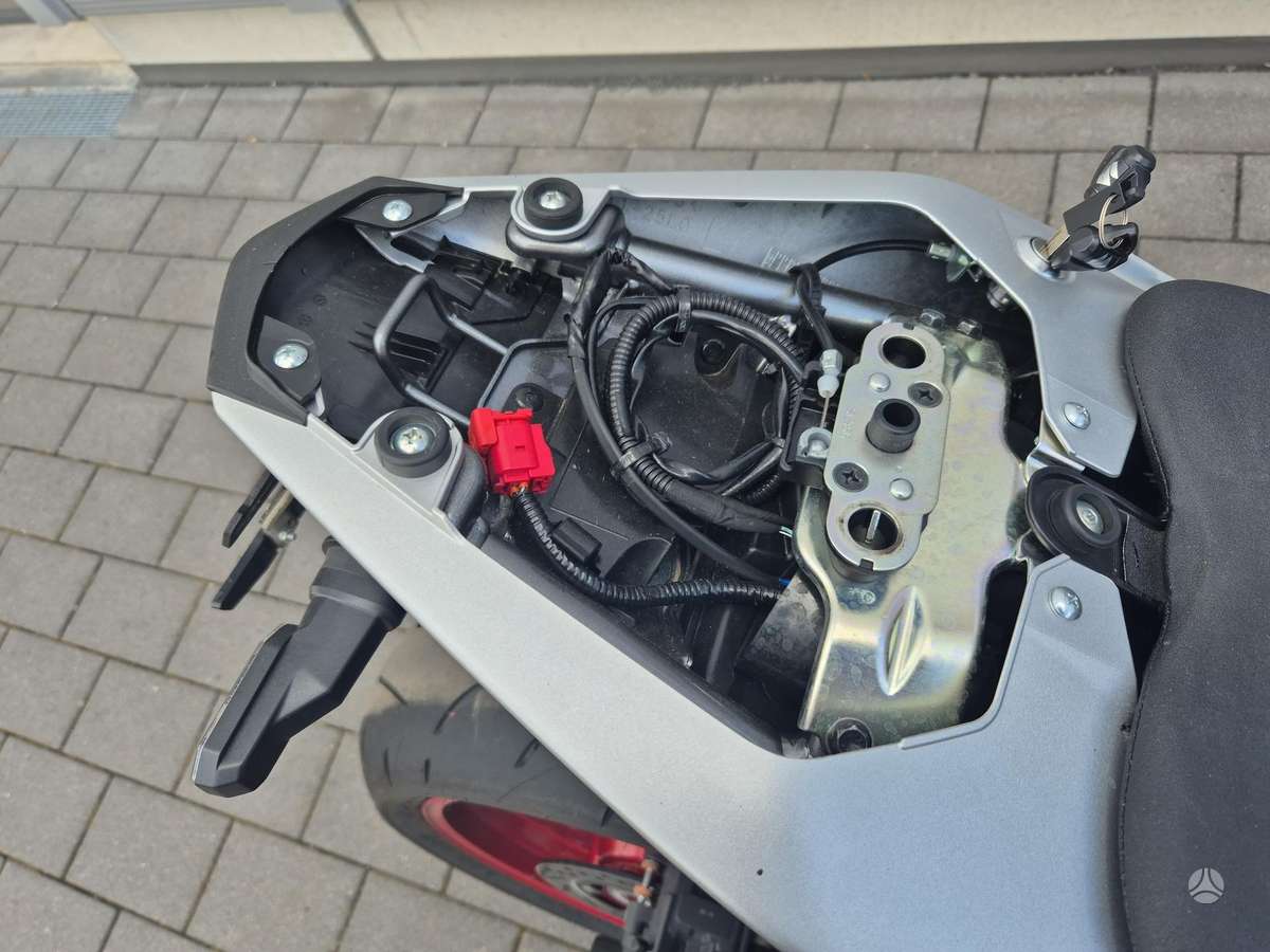 Suzuki GSX-R 776cc, superbikes