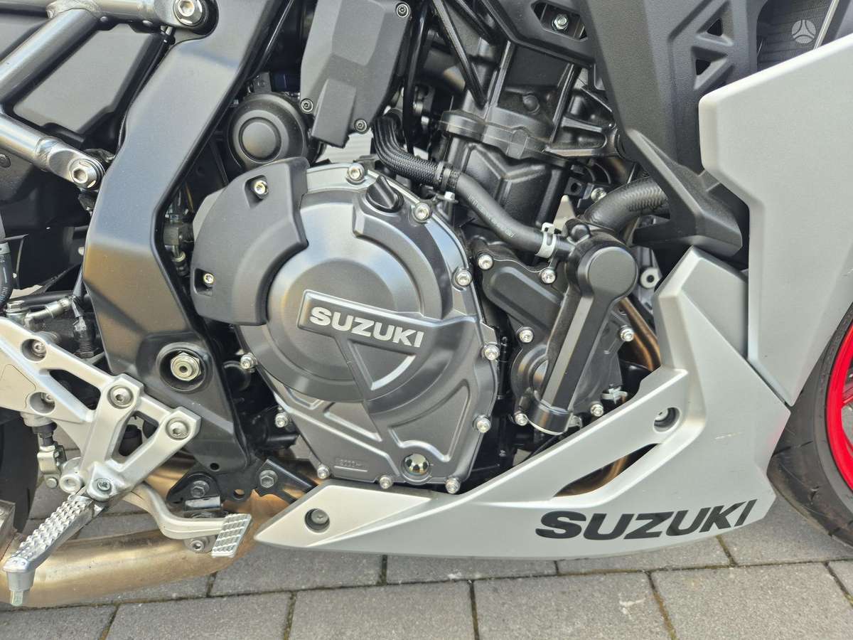 Suzuki GSX-R 776cc, superbikes