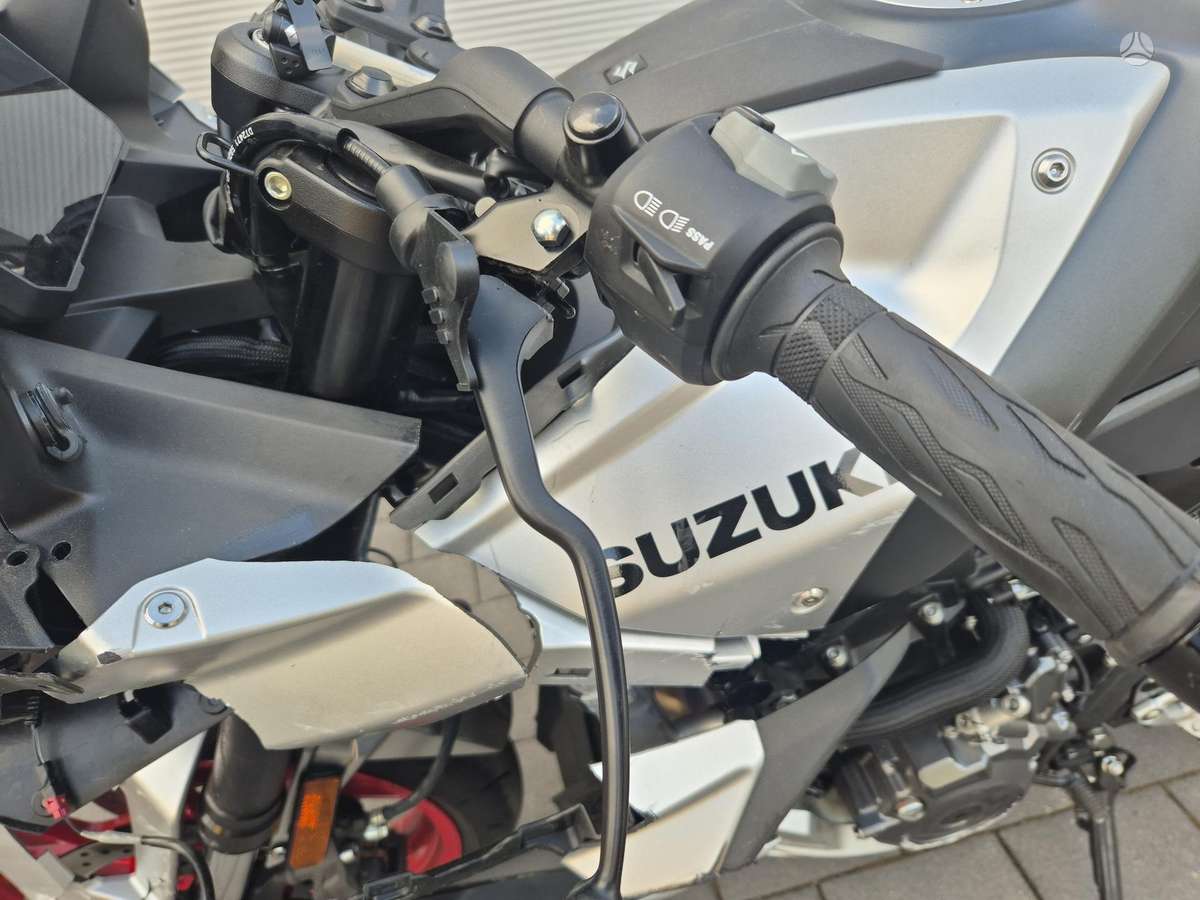 Suzuki GSX-R 776cc, superbikes