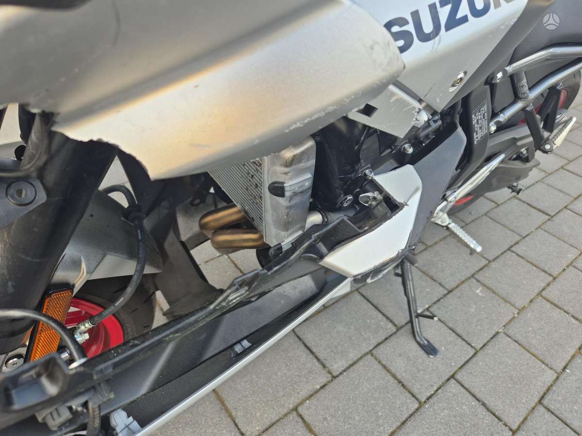 Suzuki GSX-R 776cc, superbikes