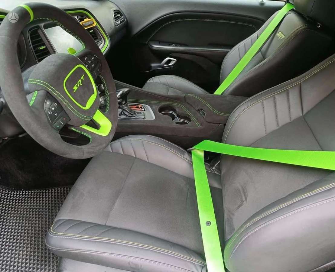 Dodge Challenger, sedanas