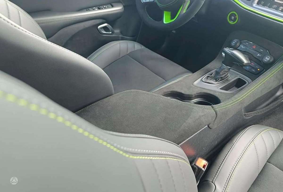Dodge Challenger, sedanas
