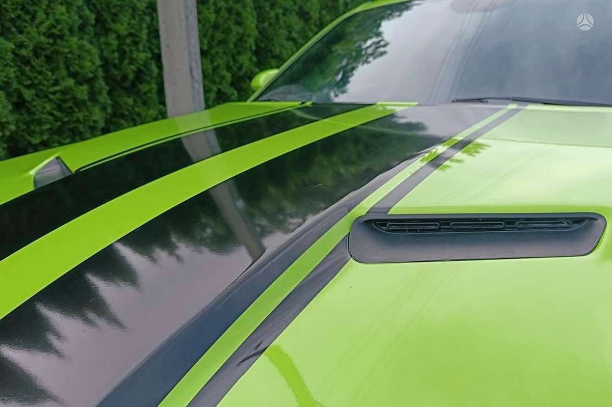 Dodge Challenger, sedanas
