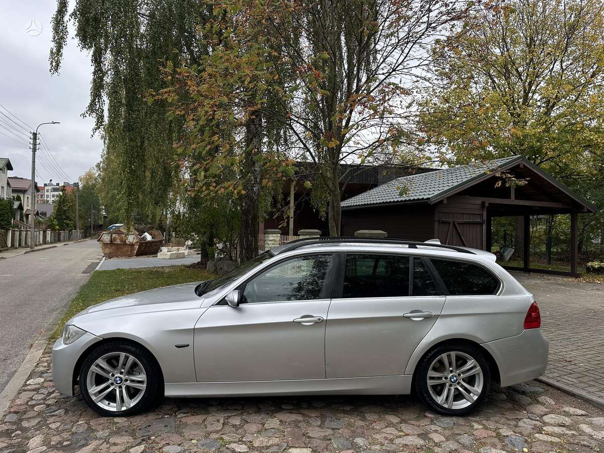 BMW 330, 3.0 l., wagon