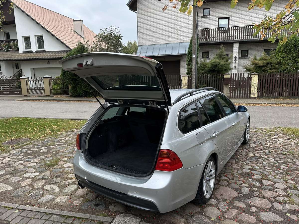 BMW 330, 3.0 l., wagon