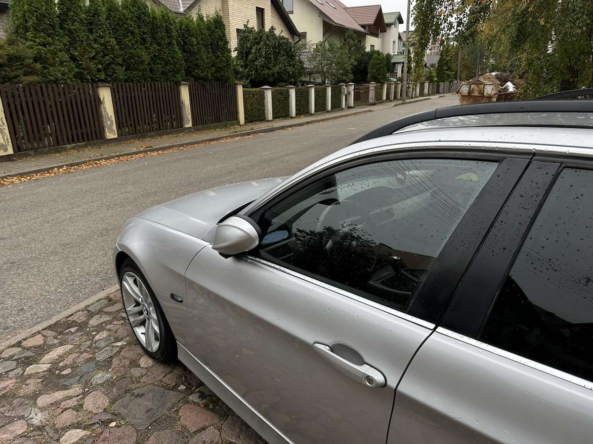 BMW 330, 3.0 l., wagon
