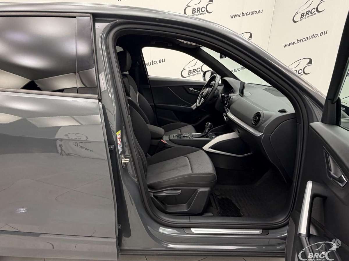 Audi Q2, 1.0 l., off-road / crossover