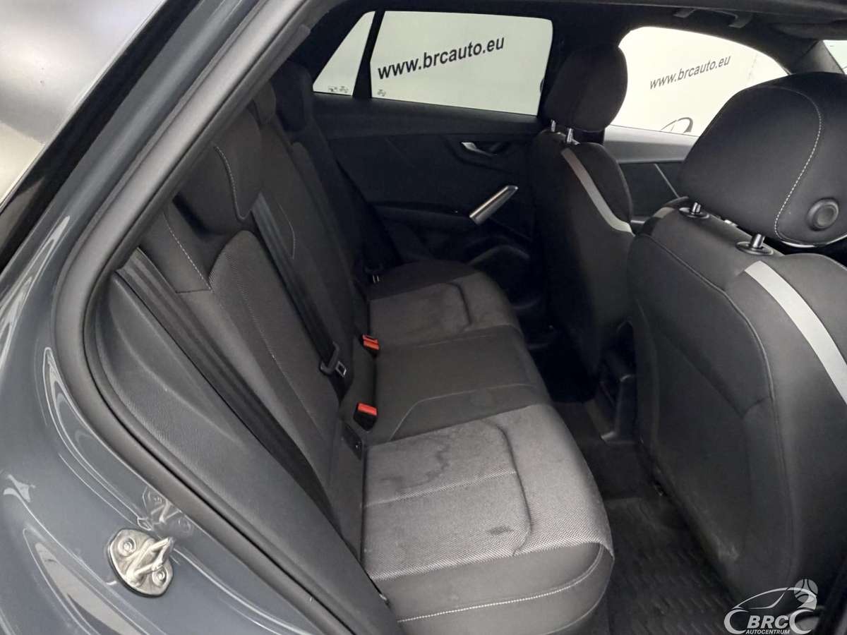 Audi Q2, 1.0 l., off-road / crossover
