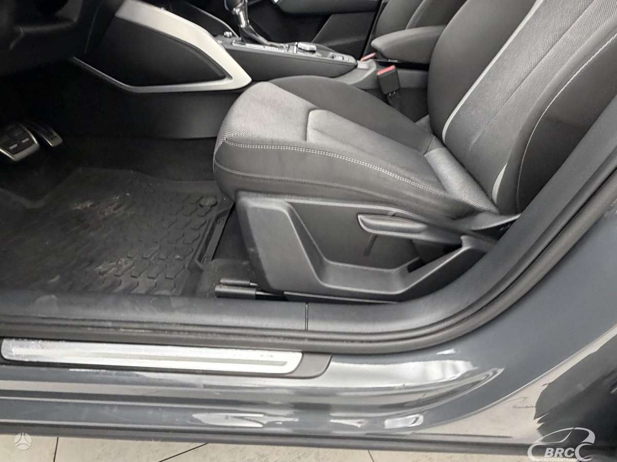 Audi Q2, 1.0 l., off-road / crossover