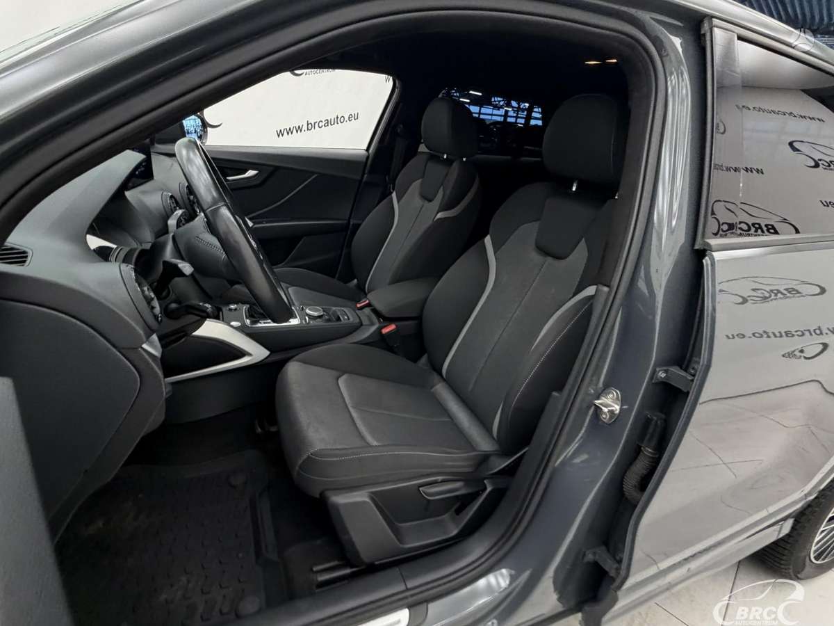 Audi Q2, 1.0 l., off-road / crossover