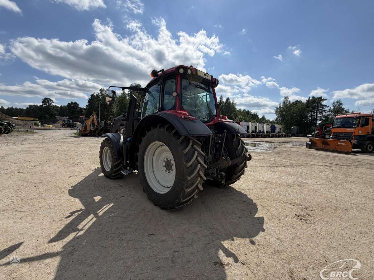 Valtra N155E Frontalinis krautuvas .., traktori