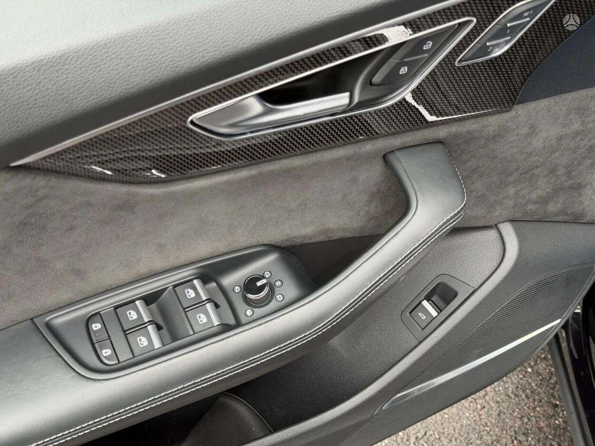 Audi SQ8, 4.0 l., hatchback