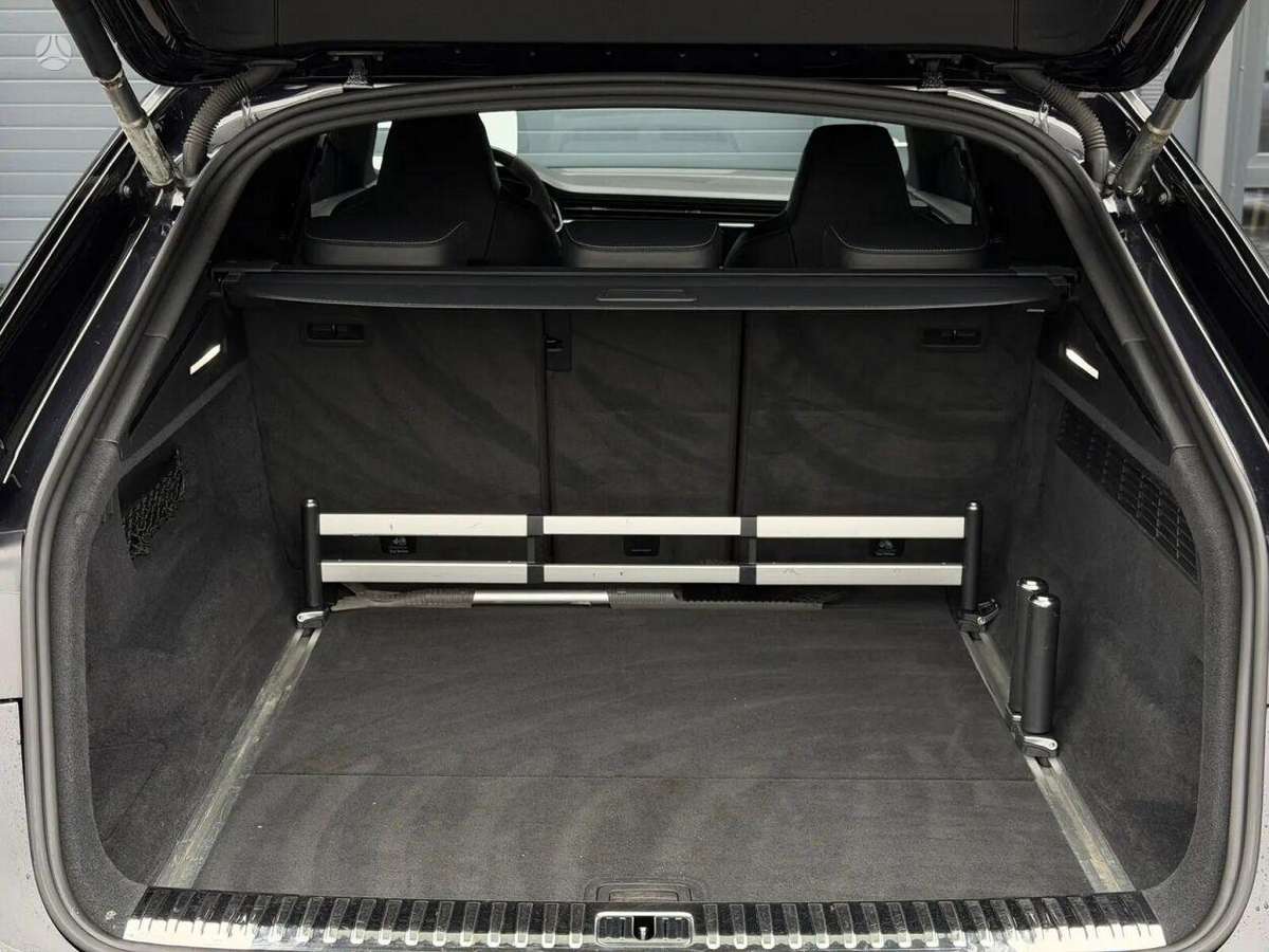 Audi SQ8, 4.0 l., hatchback