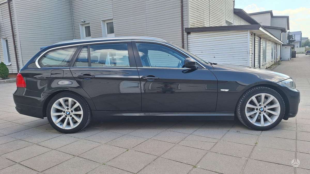 BMW 330, 3.0 l., wagon