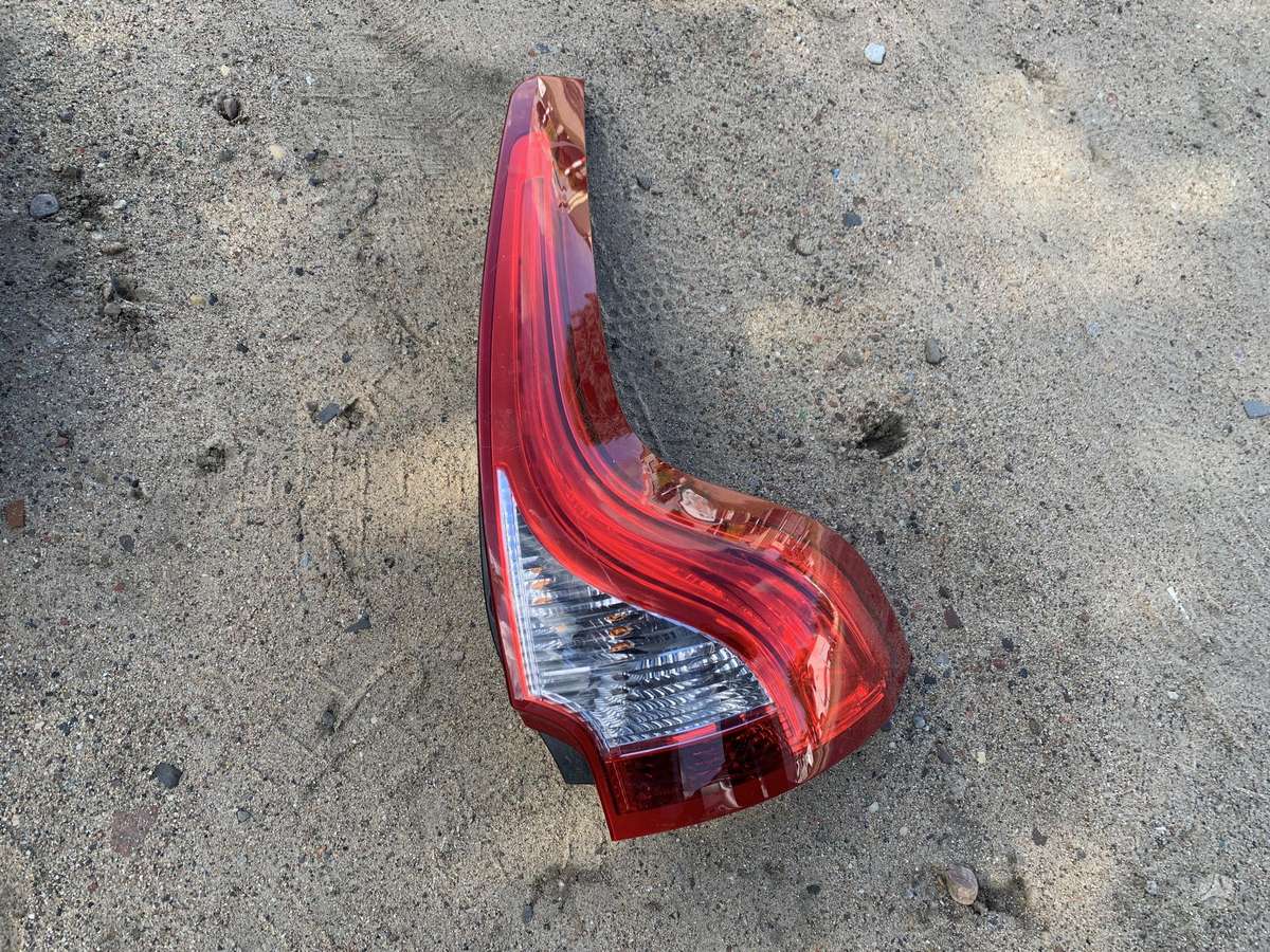 Volvo XC60 doors, lights