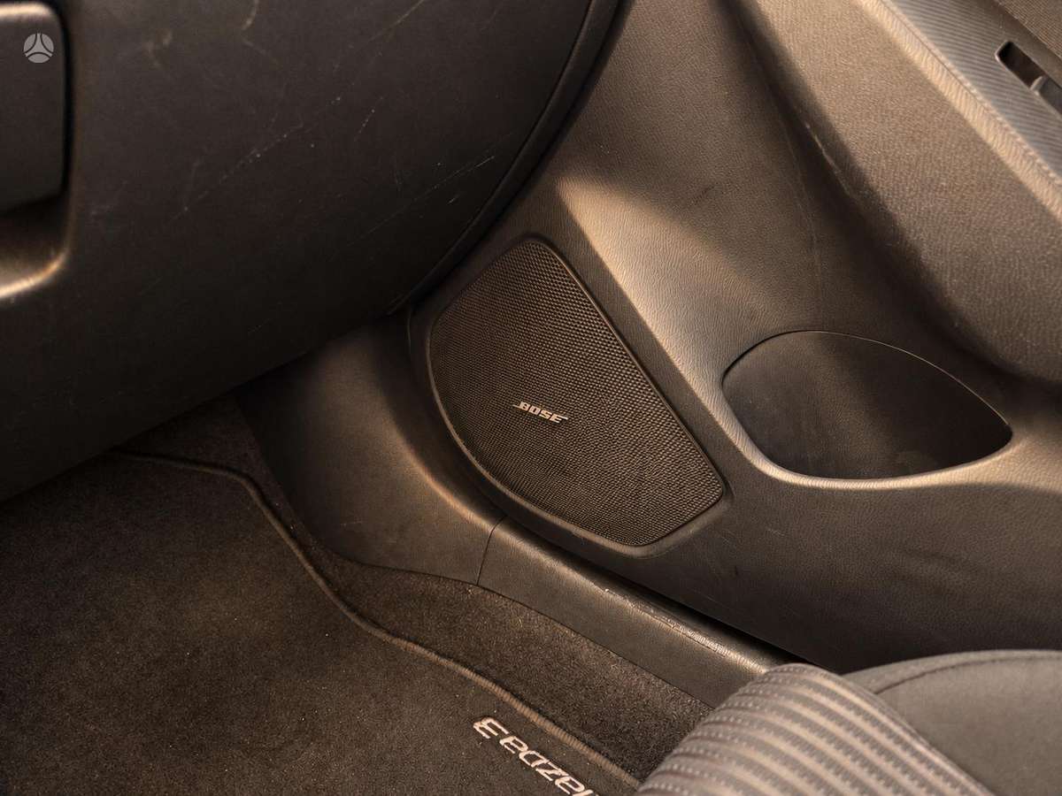 Mazda 3, 2.2 l., Седан