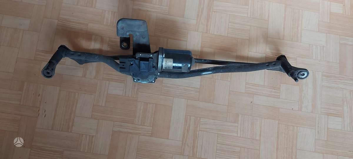 Fiat Ducato valytuvų kronšteinas su varikliu