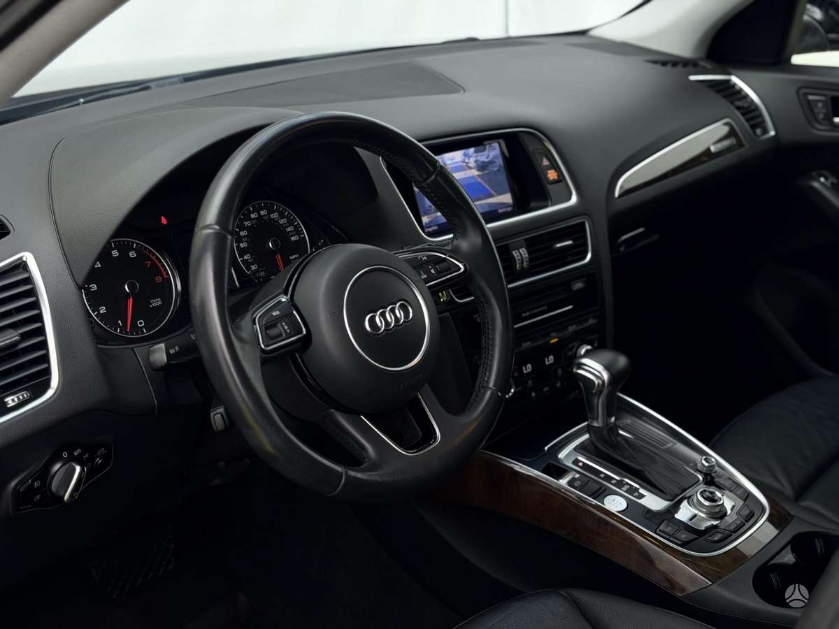 Audi Q5, 3.0 l., off-road / crossover