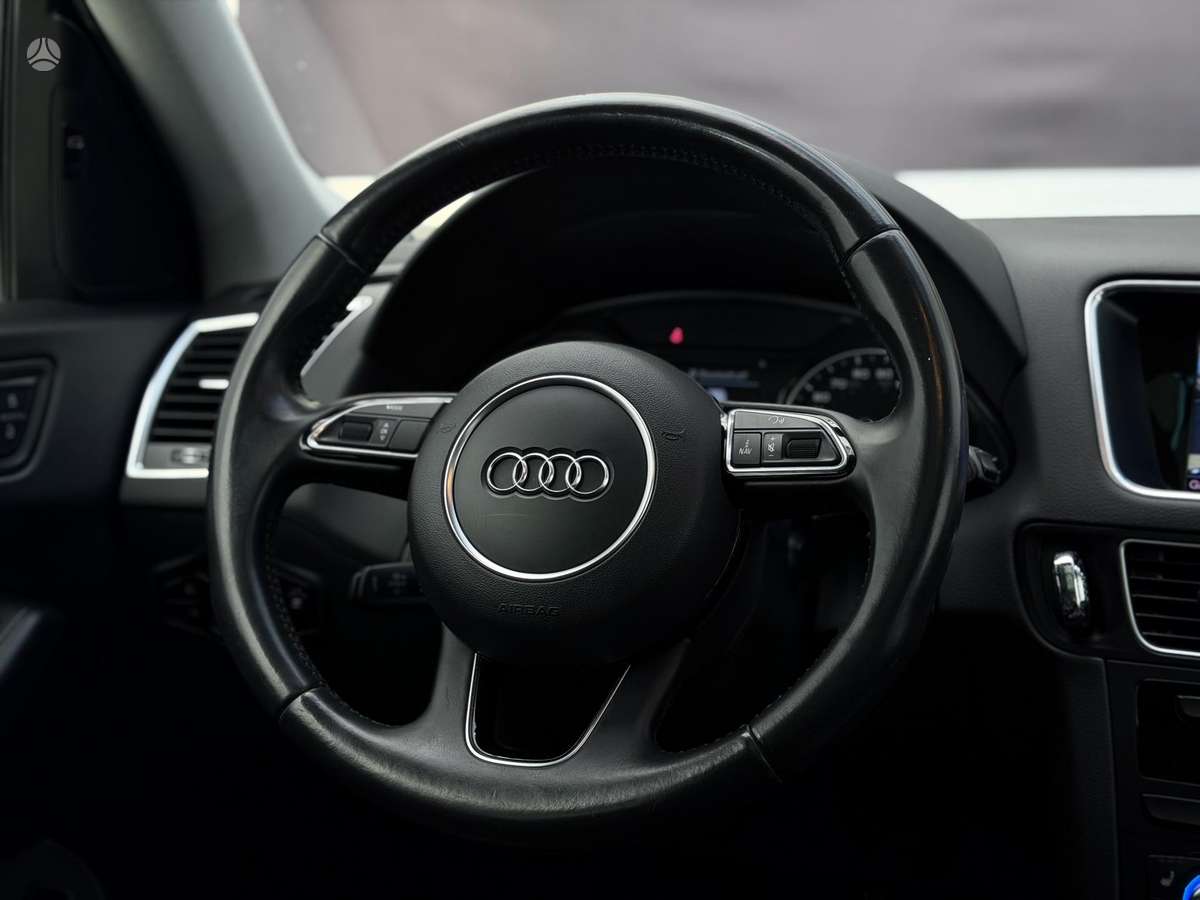 Audi Q5, 3.0 l., off-road / crossover