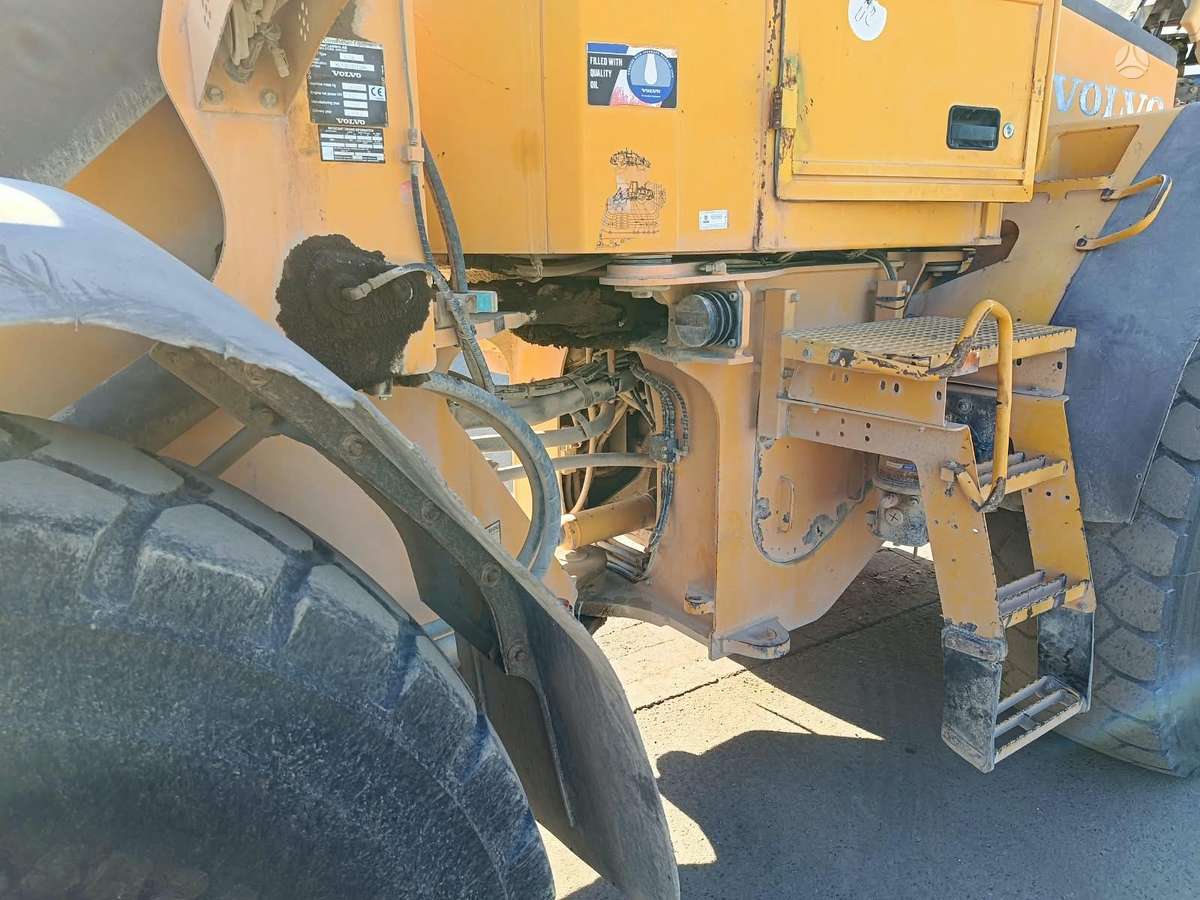Volvo L70E, фронтальные погрузчики