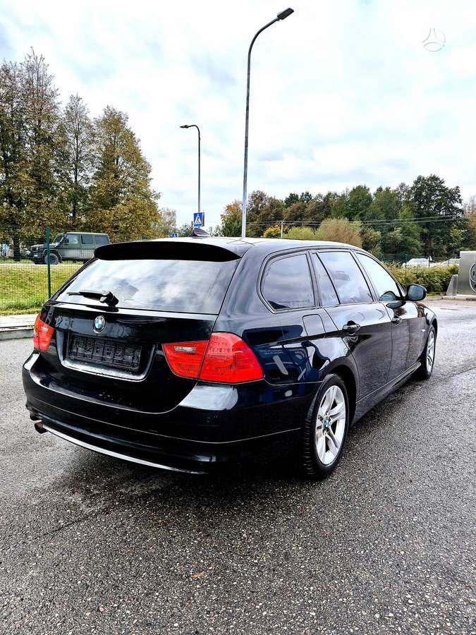 BMW 318, 2.0 l., universalas