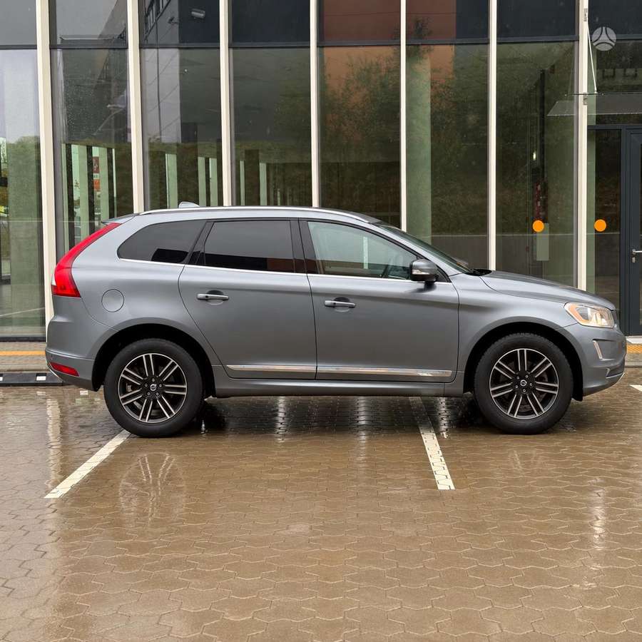 Volvo XC60, 2.0 l., off-road / crossover