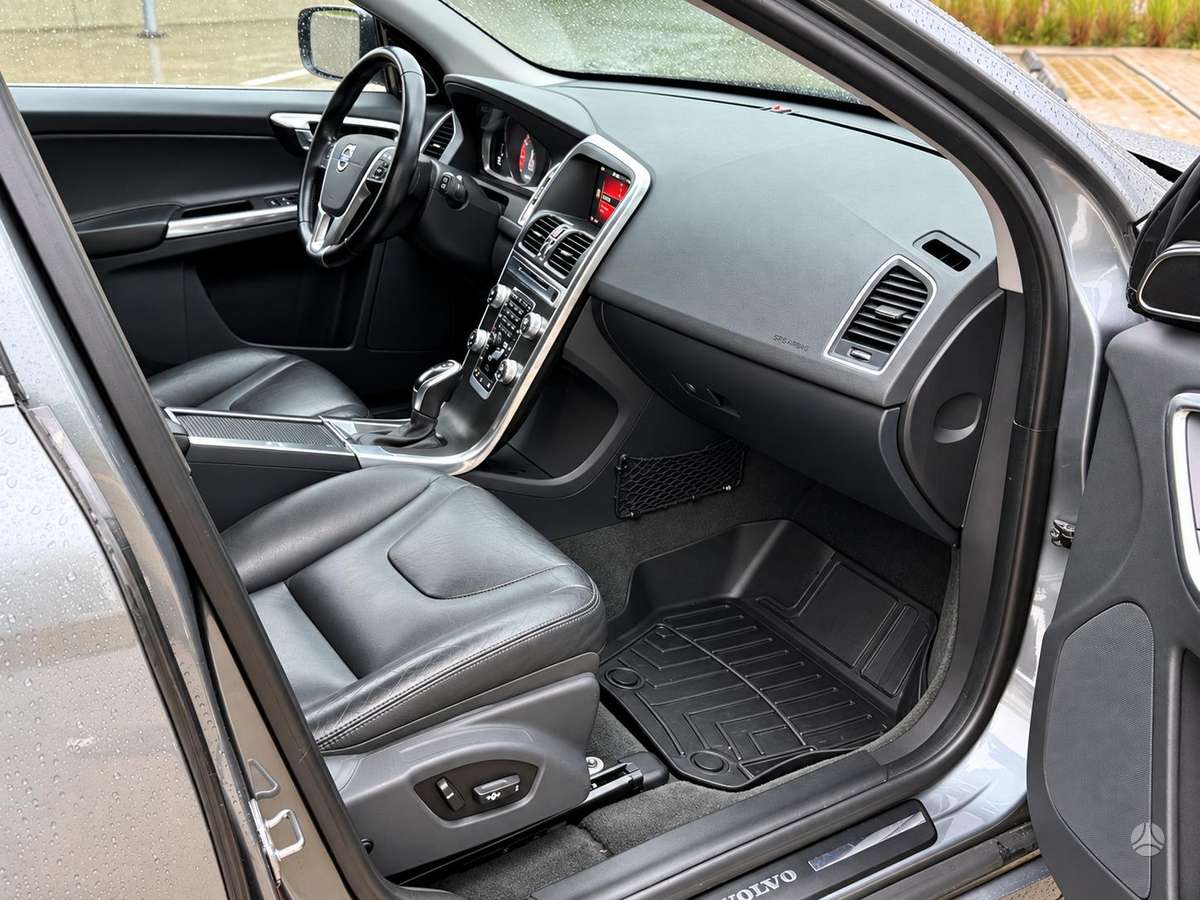 Volvo XC60, 2.0 l., Внедорожник / Кроссовер