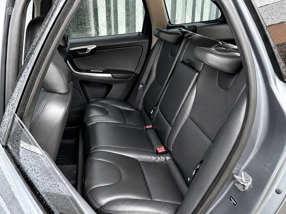 Volvo XC60, 2.0 l., Внедорожник / Кроссовер