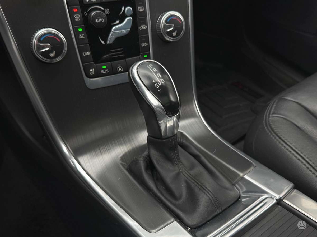 Volvo XC60, 2.0 l., Внедорожник / Кроссовер