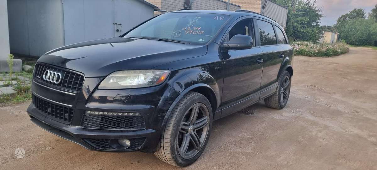 Audi Q7, 3.0 l., off-road / crossover