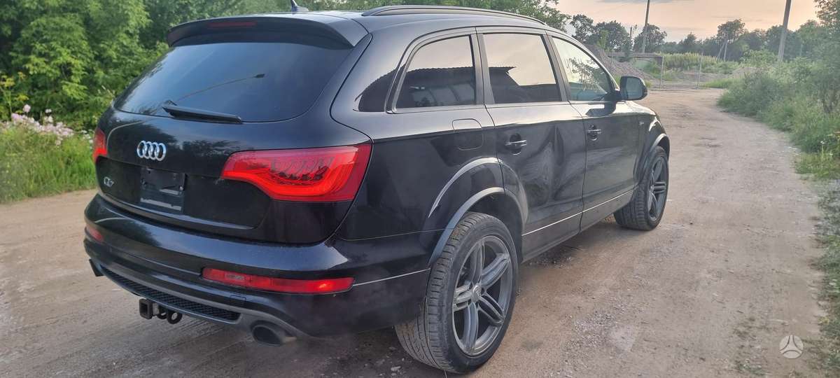Audi Q7, 3.0 l., off-road / crossover