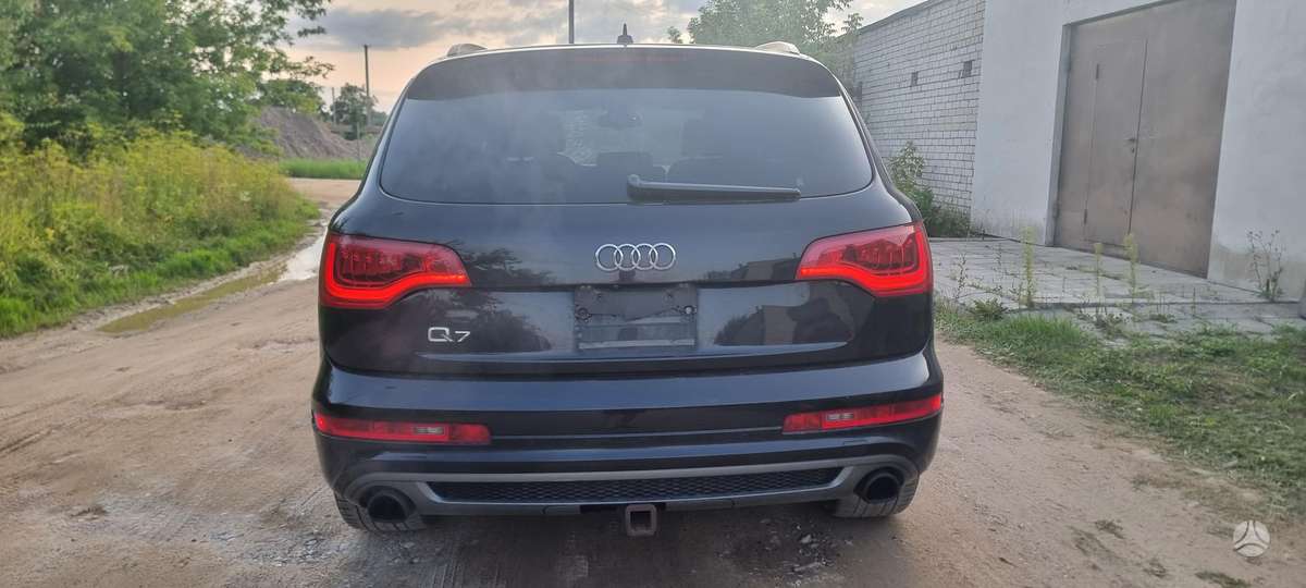 Audi Q7, 3.0 l., off-road / crossover