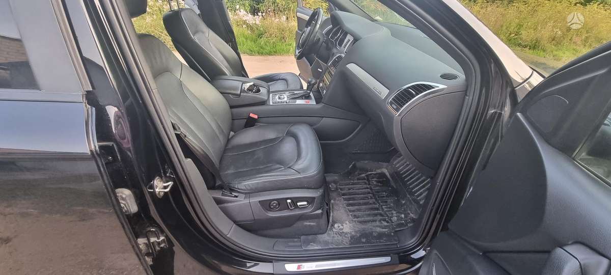 Audi Q7, 3.0 l., off-road / crossover