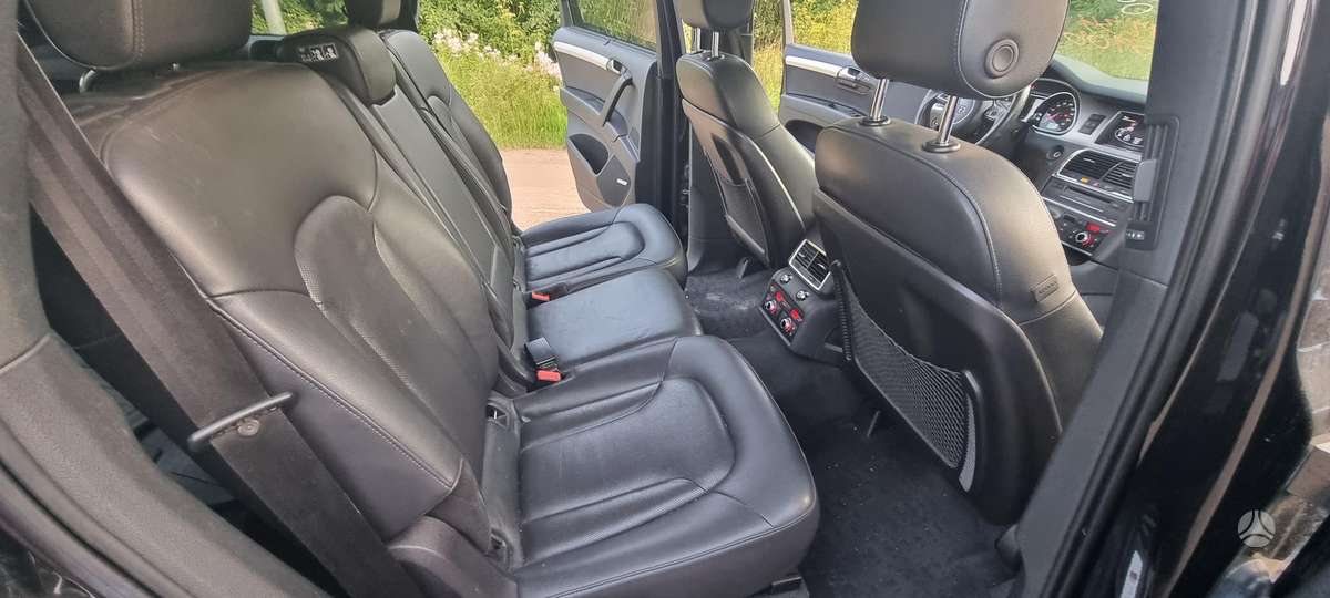 Audi Q7, 3.0 l., off-road / crossover