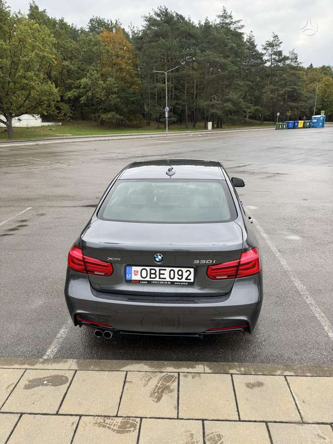 BMW 330, 2.0 l., Седан