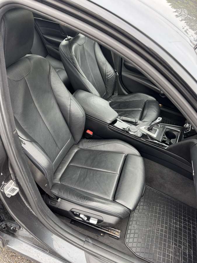 BMW 330, 2.0 l., Седан