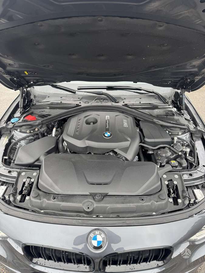 BMW 330, 2.0 l., Седан