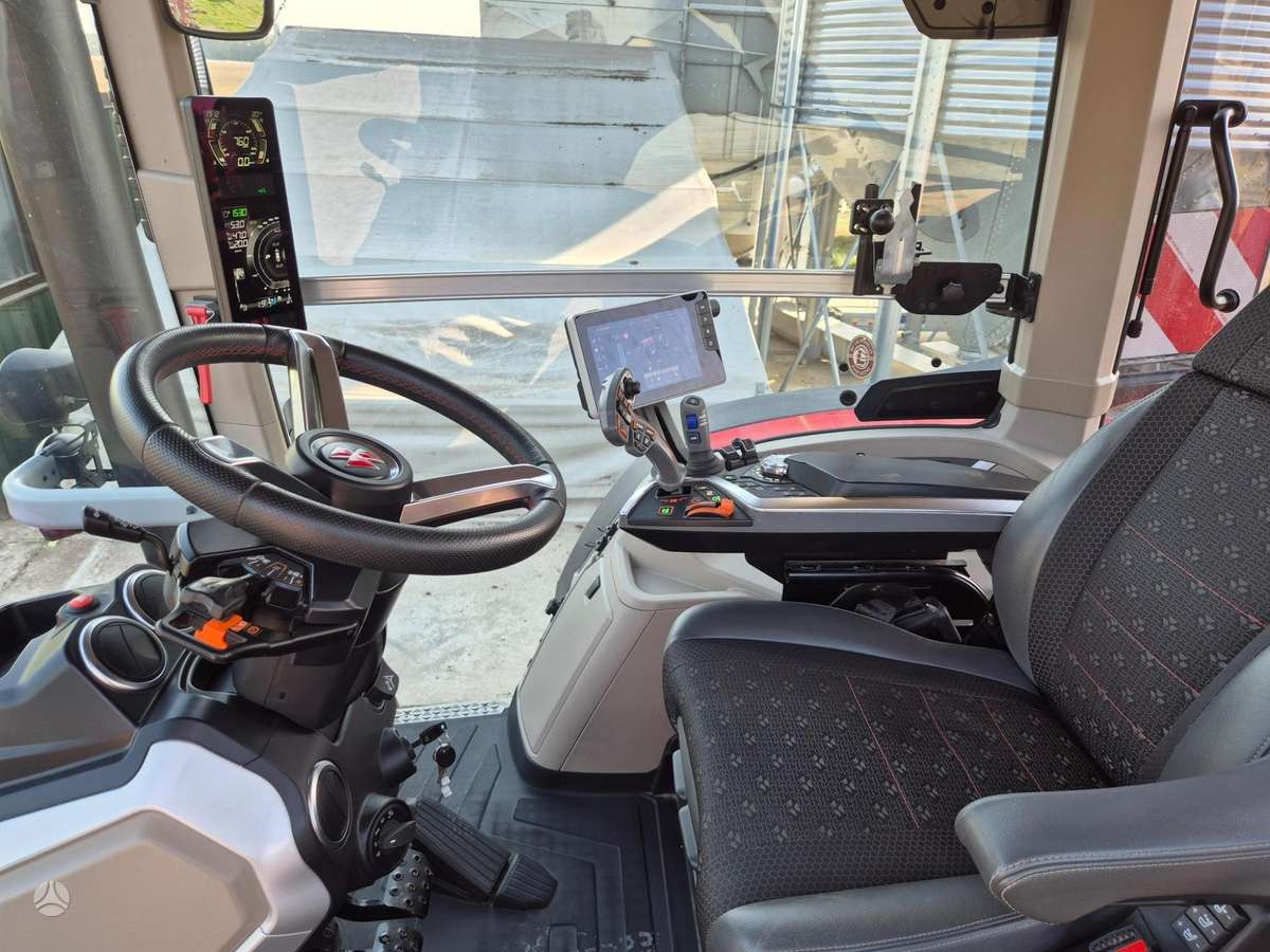 Massey Ferguson 8S.305, тракторы