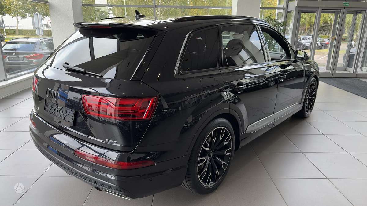 Audi Q7, 3.0 l., off-road / crossover