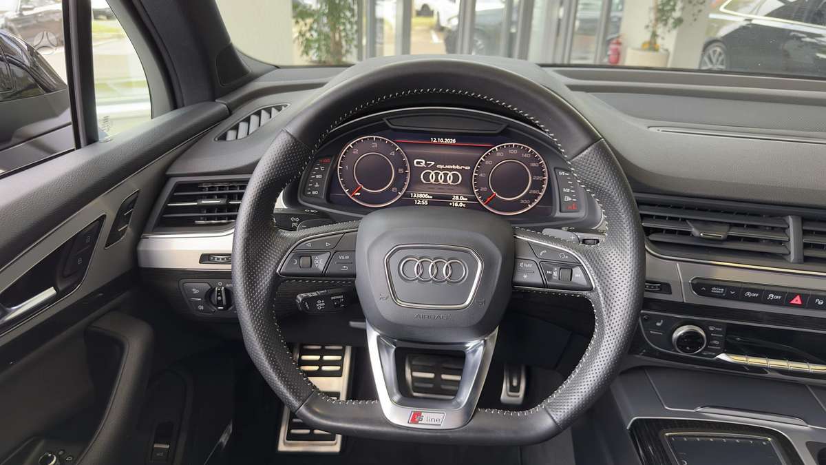 Audi Q7, 3.0 l., off-road / crossover